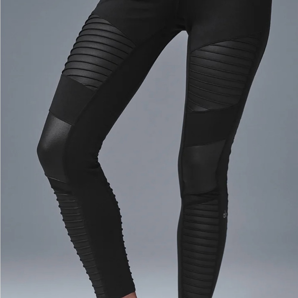 ALO Yoga Black Ribbed Leggings